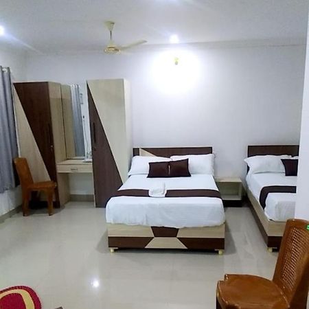 Hotel Tharavad Residency à Iritti Extérieur photo